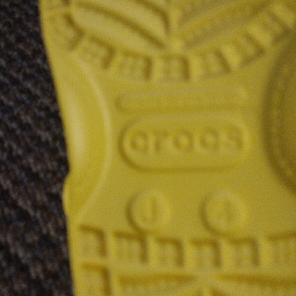 Yellow party Crocs youth - Picture 6 of 6
